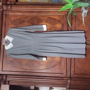 Lanz Vintage flocked midi length 50s polka dot grey& white Amish dress